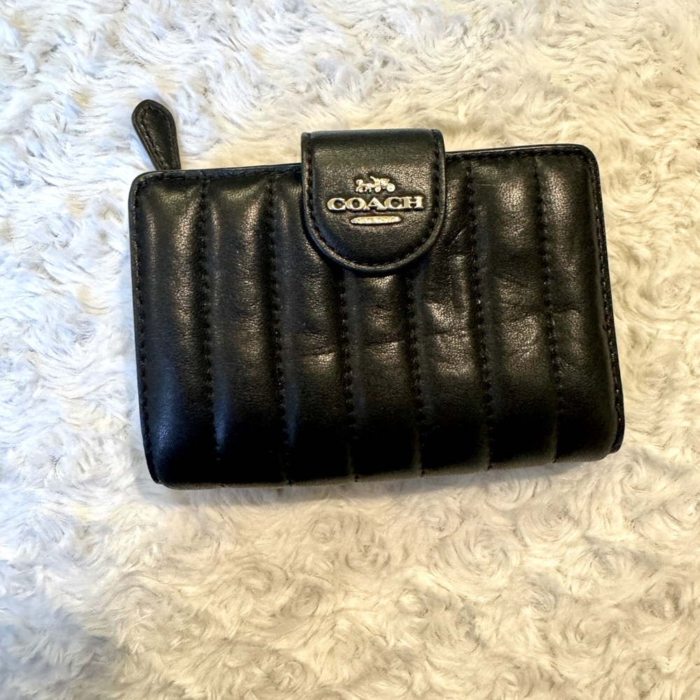 Coach pillow medium corner zip wallet